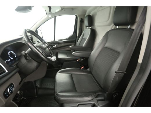 Ford Transit Custom 2.0 TDCI L1H1 Sport 185PK | Airco | Cruise | Camera | Carplay | Trekhaak ActivLease financial lease