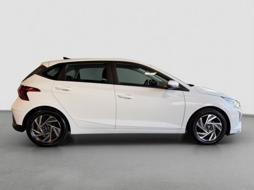 Hyundai i20 1.2 MPI 83pk Comfort | Airco | Camera | Carplay | Cruise control | Dodehoek detectie | Navigatie ... ActivLease financial lease