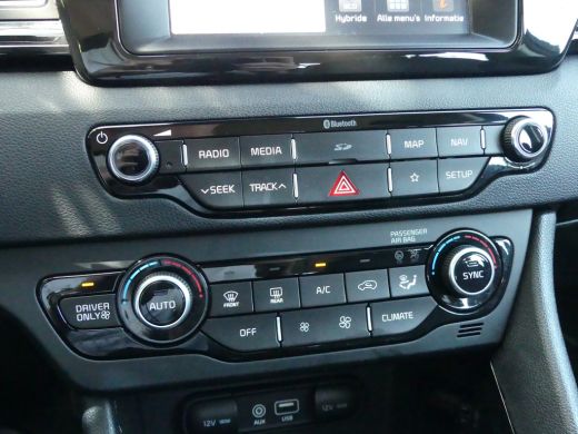 Kia Niro 1.6 GDi Hybrid DynamicLine | CAMERA | PARKEERSENSOREN | APPLE CARPLAY / ANDRIOD AUTO | NAVI | LMV... ActivLease financial lease