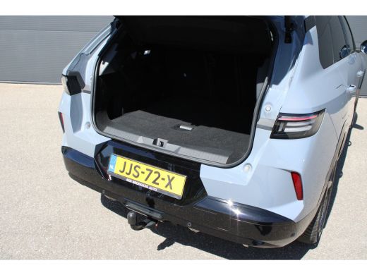 Opel Grandland 1.6 Turbo Plug-in-Hybrid Business Edition GS | Panorama/schuifdak | Trekhaak | All season | Focal... ActivLease financial lease
