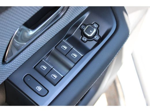 Opel Grandland 1.6 Turbo Plug-in-Hybrid Business Edition GS | Panorama/schuifdak | Trekhaak | All season | Focal... ActivLease financial lease