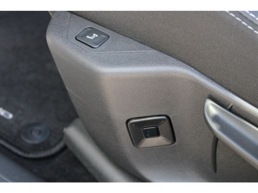 Opel Grandland 1.6 Turbo Plug-in-Hybrid Business Edition GS | Panorama/schuifdak | Trekhaak | All season | Focal... ActivLease financial lease
