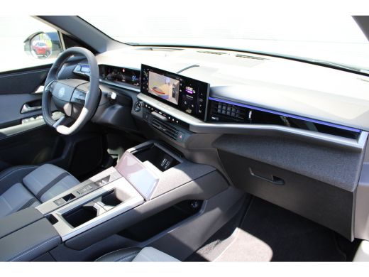 Opel Grandland 1.6 Turbo Plug-in-Hybrid Business Edition GS | Panorama/schuifdak | Trekhaak | All season | Focal... ActivLease financial lease
