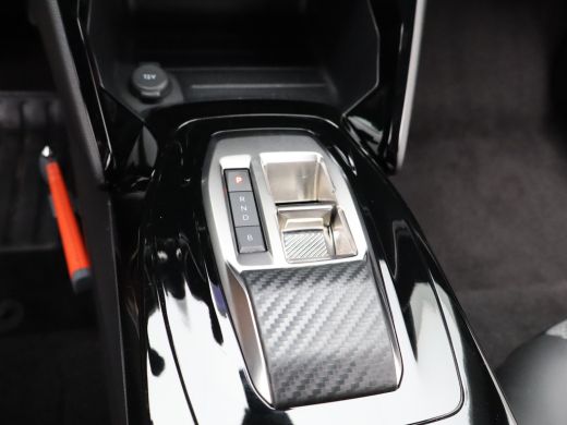 Peugeot e-2008 EV Allure Avantage 54 kWh | 360* Camera | Adaptieve cruise | Navi | Carplay | PDC V+A | 17"LMV | ActivLease financial lease