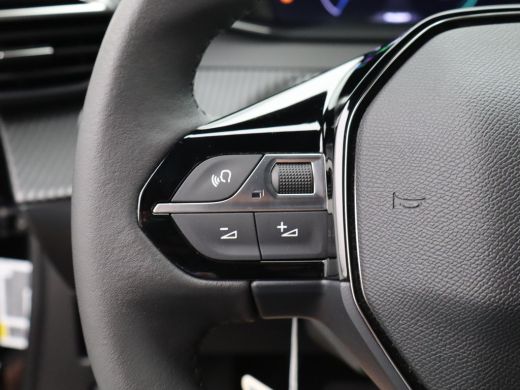 Peugeot e-2008 EV Allure Avantage 54 kWh | 360* Camera | Adaptieve cruise | Navi | Carplay | PDC V+A | 17"LMV | ActivLease financial lease