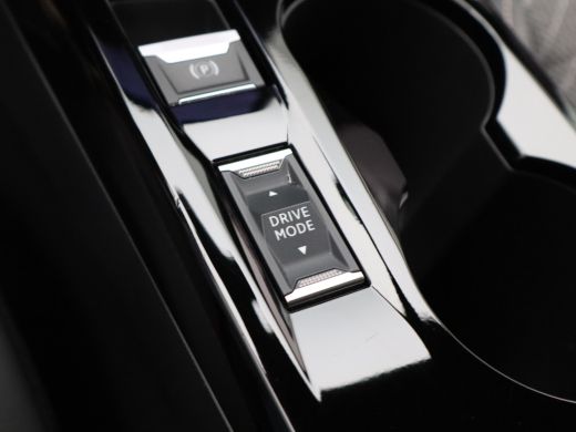Peugeot e-2008 EV Allure Avantage 54 kWh | 360* Camera | Adaptieve cruise | Navi | Carplay | PDC V+A | 17"LMV | ActivLease financial lease
