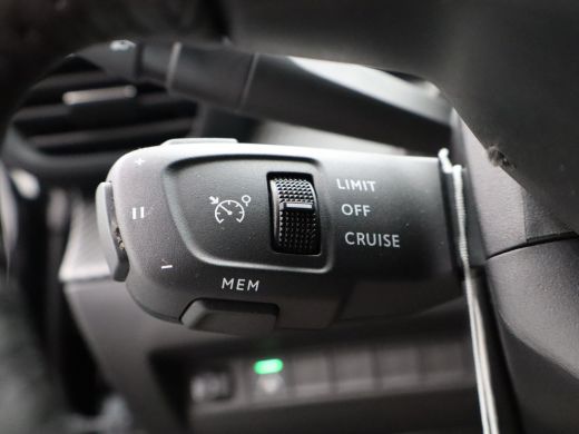 Peugeot e-2008 EV Allure Avantage 54 kWh | 360* Camera | Adaptieve cruise | Navi | Carplay | PDC V+A | 17"LMV | ActivLease financial lease