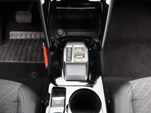 Peugeot e-2008 EV Allure Avantage 54 kWh | 360* Camera | Adaptieve cruise | Navi | Carplay | PDC V+A | 17"LMV | ActivLease financial lease