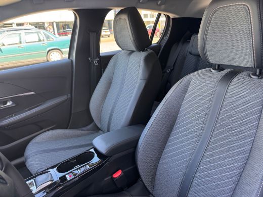 Peugeot e-208 EV Allure Avantage 51 kWh | Demodeal | Camera Voor/Achter | Navigatie | Apple Carplay / Android A... ActivLease financial lease
