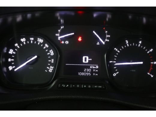 Peugeot Expert 2.0 BlueHDI L2H1 | Glasresteel | Airco | Cruise | Glasauto | Carplay | Trekhaak | 3 Zits ActivLease financial lease