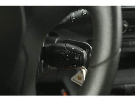 Peugeot Expert 2.0 BlueHDI L2H1 | Glasresteel | Airco | Cruise | Glasauto | Carplay | Trekhaak | 3 Zits ActivLease financial lease