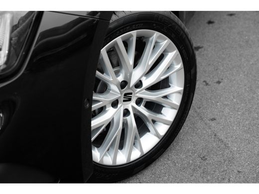Seat Leon Style Business Intense - eHybrid | Achteruitrijcamera | Automatisch dimmende binnenspiegel | Donk... ActivLease financial lease