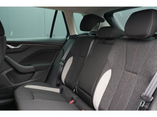 Skoda Kamiq Business Edition | Achteruitrijcamera | Adaptive Cruise Control | Chromen raamlijsten ActivLease financial lease