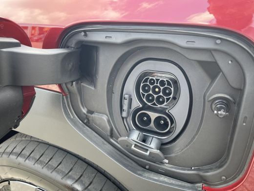Toyota Urban Cruiser Executive AWD 61 kWh |  &euro; 2.500 extra inruilwaarde | ActivLease financial lease