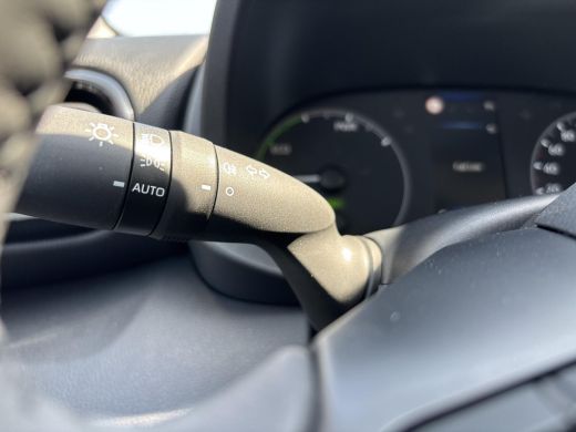 Toyota Yaris 1.5 Hybrid 115 Comfort | Uit voorraad leverbaar | ActivLease financial lease