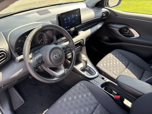 Toyota Yaris 1.5 Hybrid 115 Comfort | Uit voorraad leverbaar | ActivLease financial lease