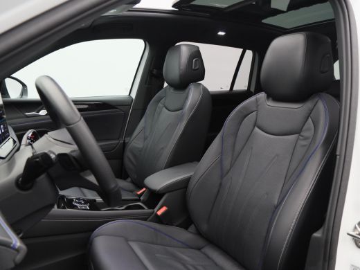 Volkswagen Tiguan 1.5 eHybrid 272 Pk Automaat R-Line Edition | Black Style | Panoramadak | Stoelverwarming | Trekha... ActivLease financial lease