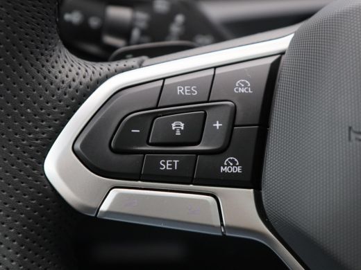 Volkswagen Tiguan 1.5 eHybrid 272 Pk Automaat R-Line Edition | Black Style | Panoramadak | Stoelverwarming | Trekha... ActivLease financial lease