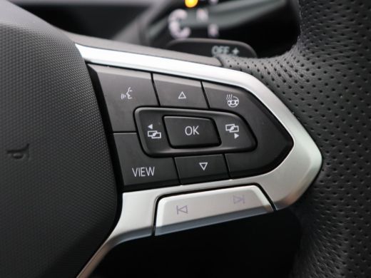Volkswagen Tiguan 1.5 eHybrid 272 Pk Automaat R-Line Edition | Black Style | Panoramadak | Stoelverwarming | Trekha... ActivLease financial lease