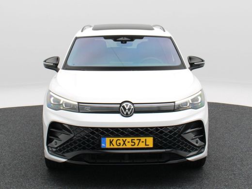 Volkswagen Tiguan 1.5 eHybrid 272 Pk Automaat R-Line Edition | Black Style | Panoramadak | Stoelverwarming | Trekha... ActivLease financial lease