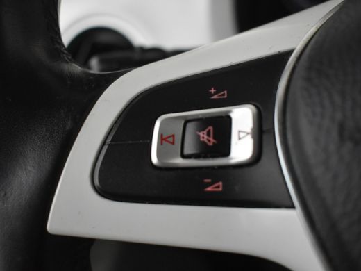 Volkswagen up! 1.0 BMT beats 60PK | Achteruitrijcamera | Cruise control | Parkeersensoren achter | Airco | DAB |... ActivLease financial lease