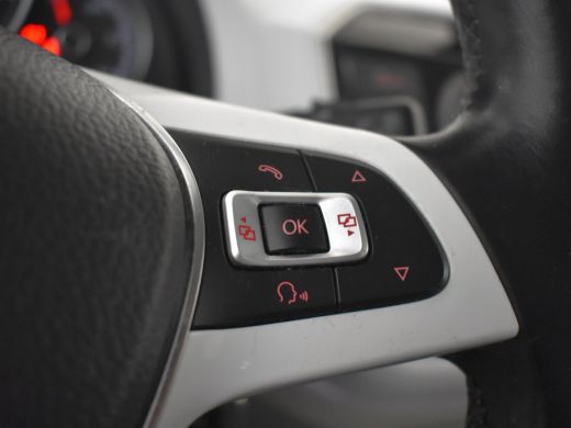 Volkswagen up! 1.0 BMT beats 60PK | Achteruitrijcamera | Cruise control | Parkeersensoren achter | Airco | DAB |... ActivLease financial lease