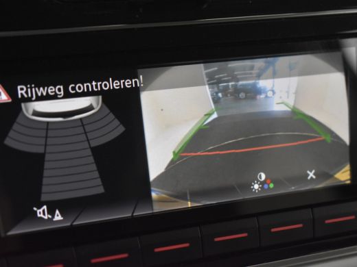Volkswagen up! 1.0 BMT beats 60PK | Achteruitrijcamera | Cruise control | Parkeersensoren achter | Airco | DAB |... ActivLease financial lease