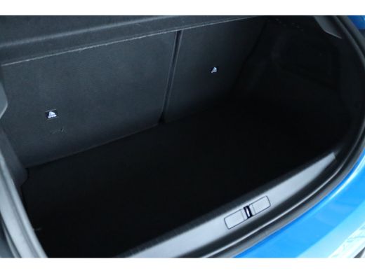 Peugeot 208 1.2 Turbo Allure | Cruise Control | Navigatie | Parkeersensoren | LED | LMV | Carplay | Climate C... ActivLease financial lease