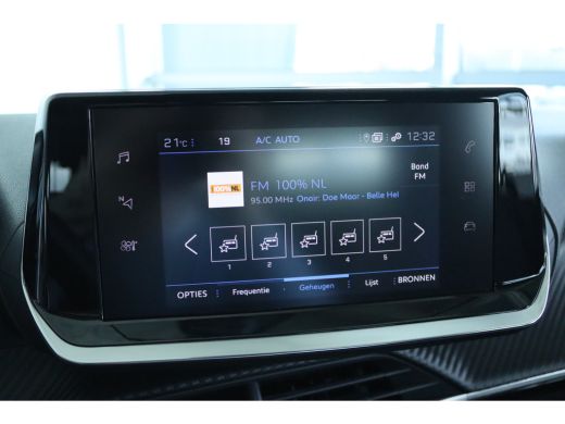 Peugeot 208 1.2 Turbo Allure | Cruise Control | Navigatie | Parkeersensoren | LED | LMV | Carplay | Climate C... ActivLease financial lease
