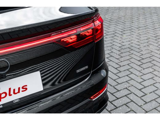 Audi Q8 55 TFSI e quattro Pro Line S 394PK | Trekhaak | 4-wielsturing | Panorama Dak | B&O | Nachtzicht |... ActivLease financial lease