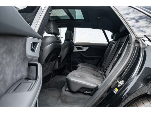 Audi Q8 55 TFSI e quattro Pro Line S 394PK | Trekhaak | 4-wielsturing | Panorama Dak | B&O | Nachtzicht |... ActivLease financial lease