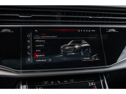 Audi Q8 55 TFSI e quattro Pro Line S 394PK | Trekhaak | 4-wielsturing | Panorama Dak | B&O | Nachtzicht |... ActivLease financial lease