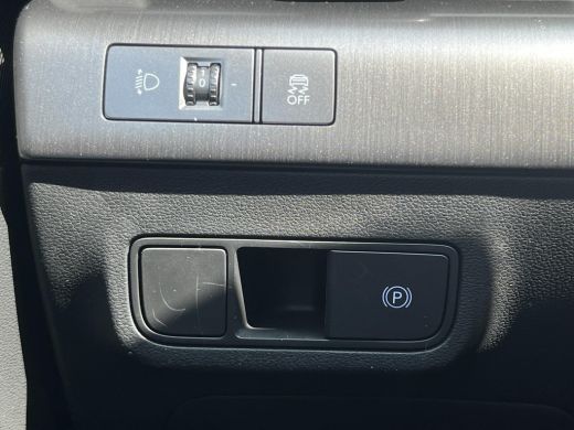 Hyundai Kona Long Range Pure Edition 64.8 kWh | Parkeersensoren voor en achter | Adaptieve Cruise Control | Ke... ActivLease financial lease
