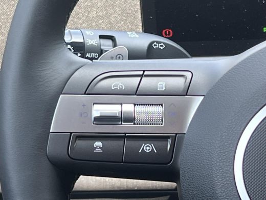 Hyundai Kona Long Range Pure Edition 64.8 kWh | Parkeersensoren voor en achter | Adaptieve Cruise Control | Ke... ActivLease financial lease