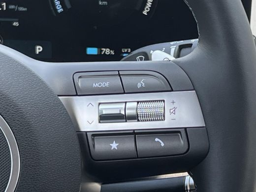 Hyundai Kona Long Range Pure Edition 64.8 kWh | Parkeersensoren voor en achter | Adaptieve Cruise Control | Ke... ActivLease financial lease