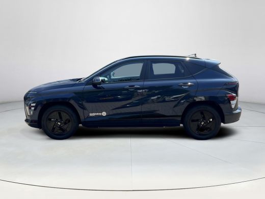 Hyundai Kona Long Range Pure Edition 64.8 kWh | Parkeersensoren voor en achter | Adaptieve Cruise Control | Ke... ActivLease financial lease