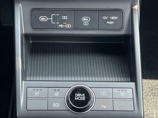Hyundai Kona Long Range Pure Edition 64.8 kWh | Parkeersensoren voor en achter | Adaptieve Cruise Control | Ke... ActivLease financial lease