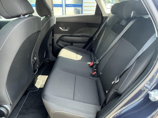 Hyundai Kona Long Range Pure Edition 64.8 kWh | Parkeersensoren voor en achter | Adaptieve Cruise Control | Ke... ActivLease financial lease