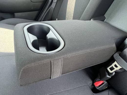 Hyundai Kona Long Range Pure Edition 64.8 kWh | Parkeersensoren voor en achter | Adaptieve Cruise Control | Ke... ActivLease financial lease