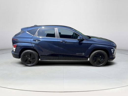 Hyundai Kona Long Range Pure Edition 64.8 kWh | Parkeersensoren voor en achter | Adaptieve Cruise Control | Ke... ActivLease financial lease
