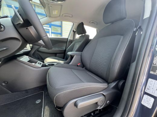 Hyundai Kona Long Range Pure Edition 64.8 kWh | Parkeersensoren voor en achter | Adaptieve Cruise Control | Ke... ActivLease financial lease