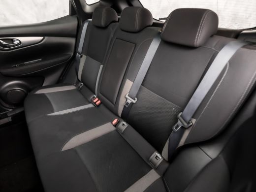 Nissan QASHQAI 1.2 N-Connecta (PANORAMADAK, NAVIGATIE, 360 CAMERA, GETINT GLAS, SPORTSTOELEN, STOELVERWARMING, C... ActivLease financial lease