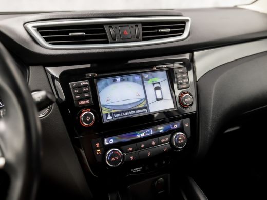 Nissan QASHQAI 1.2 N-Connecta (PANORAMADAK, NAVIGATIE, 360 CAMERA, GETINT GLAS, SPORTSTOELEN, STOELVERWARMING, C... ActivLease financial lease