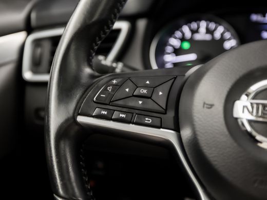 Nissan QASHQAI 1.2 N-Connecta (PANORAMADAK, NAVIGATIE, 360 CAMERA, GETINT GLAS, SPORTSTOELEN, STOELVERWARMING, C... ActivLease financial lease