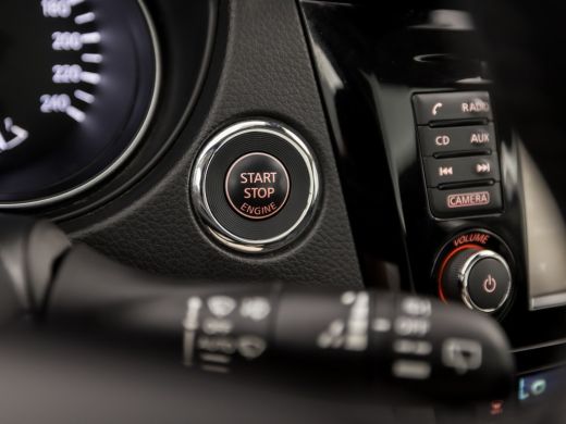 Nissan QASHQAI 1.2 N-Connecta (PANORAMADAK, NAVIGATIE, 360 CAMERA, GETINT GLAS, SPORTSTOELEN, STOELVERWARMING, C... ActivLease financial lease