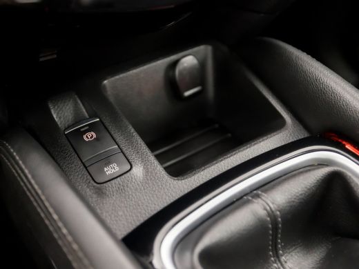 Nissan QASHQAI 1.2 N-Connecta (PANORAMADAK, NAVIGATIE, 360 CAMERA, GETINT GLAS, SPORTSTOELEN, STOELVERWARMING, C... ActivLease financial lease
