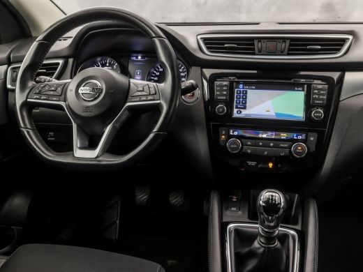 Nissan QASHQAI 1.2 N-Connecta (PANORAMADAK, NAVIGATIE, 360 CAMERA, GETINT GLAS, SPORTSTOELEN, STOELVERWARMING, C... ActivLease financial lease