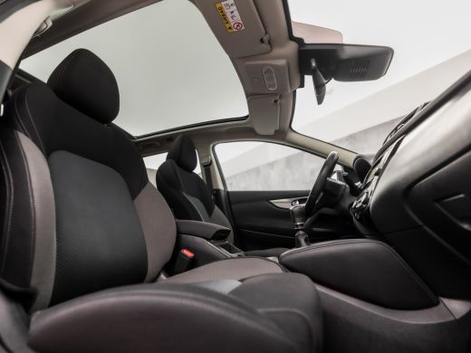 Nissan QASHQAI 1.2 N-Connecta (PANORAMADAK, NAVIGATIE, 360 CAMERA, GETINT GLAS, SPORTSTOELEN, STOELVERWARMING, C... ActivLease financial lease