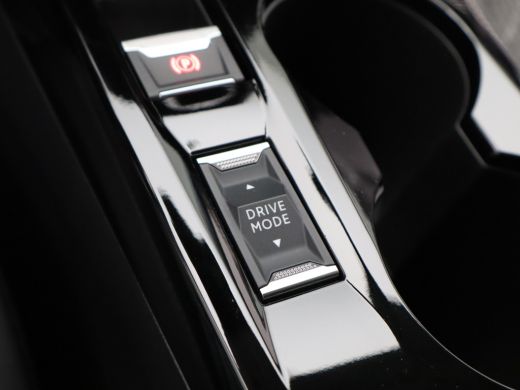 Peugeot 208 1.2 PureTech 100 Allure Cruise Control | Parkeersensoren Voor en Achter | Climate Control | Apple... ActivLease financial lease