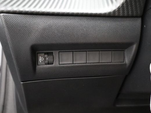 Peugeot 208 1.2 PureTech 100 Allure Cruise Control | Parkeersensoren Voor en Achter | Climate Control | Apple... ActivLease financial lease